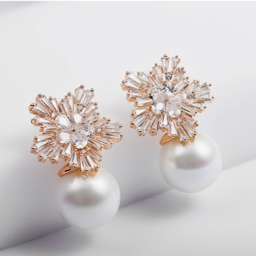 Elegant Boho-Chic Faux Pearl Snowflake Stud Earrings